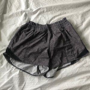 Lululemon Hotty Hot shorts 4”